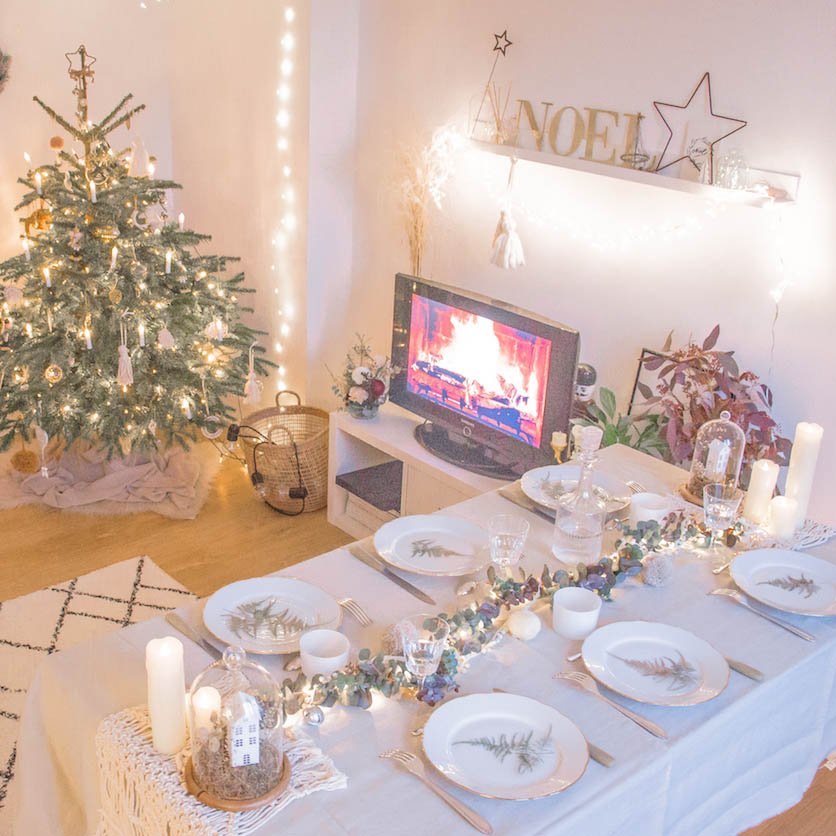 Une table chic blanche et dorée pour Noël