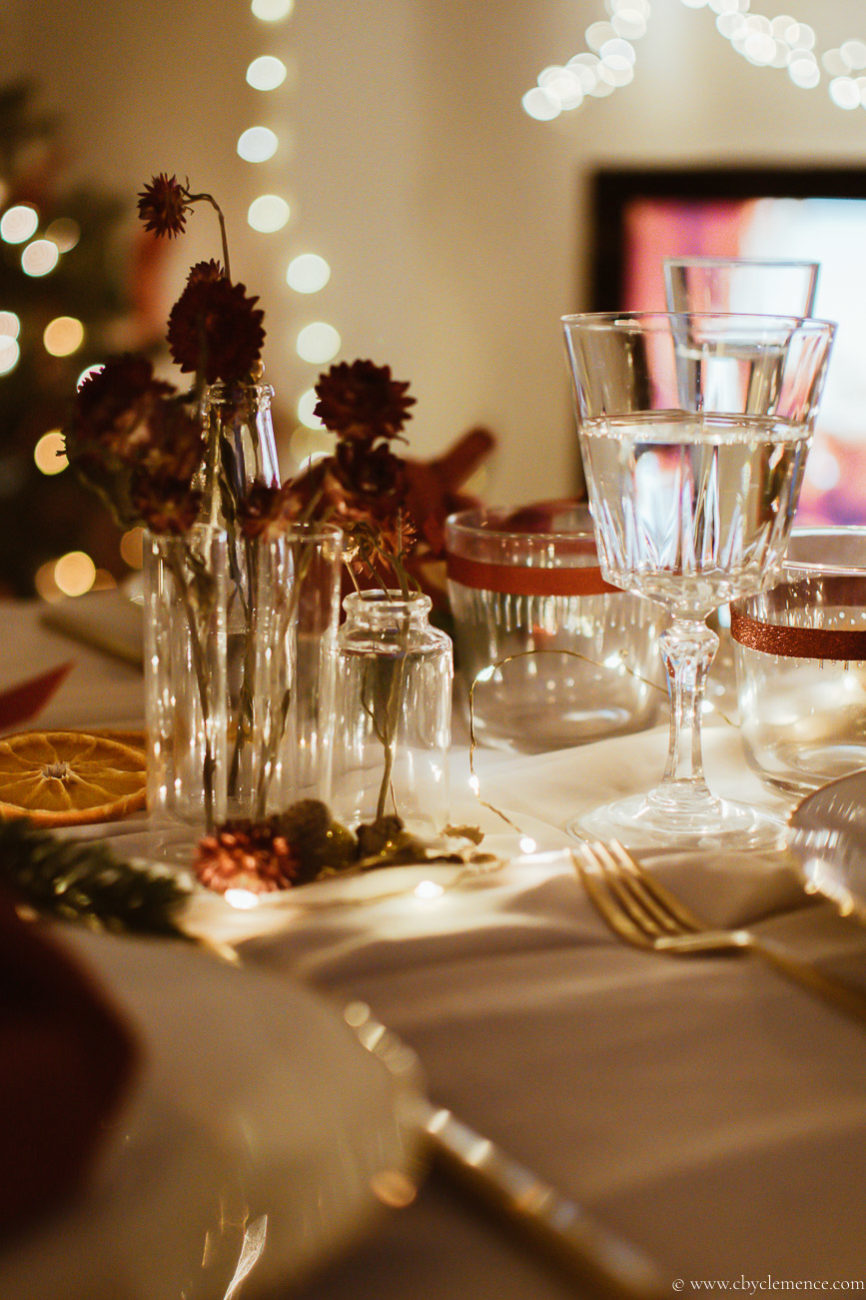 DIY déco une table de Noël rouge, or et blanc C by Clemence